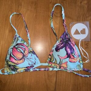 NEW Perfect Vacation Light Blue Floral Triangle Bikini Swim Top Size Small